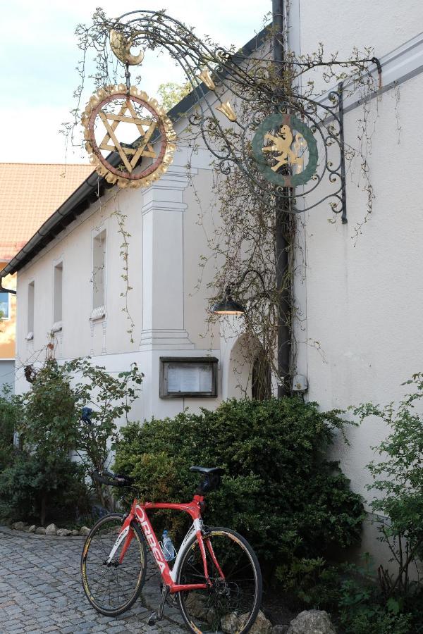 Zum Goldenen Lowen Hotel Kallmünz Buitenkant foto